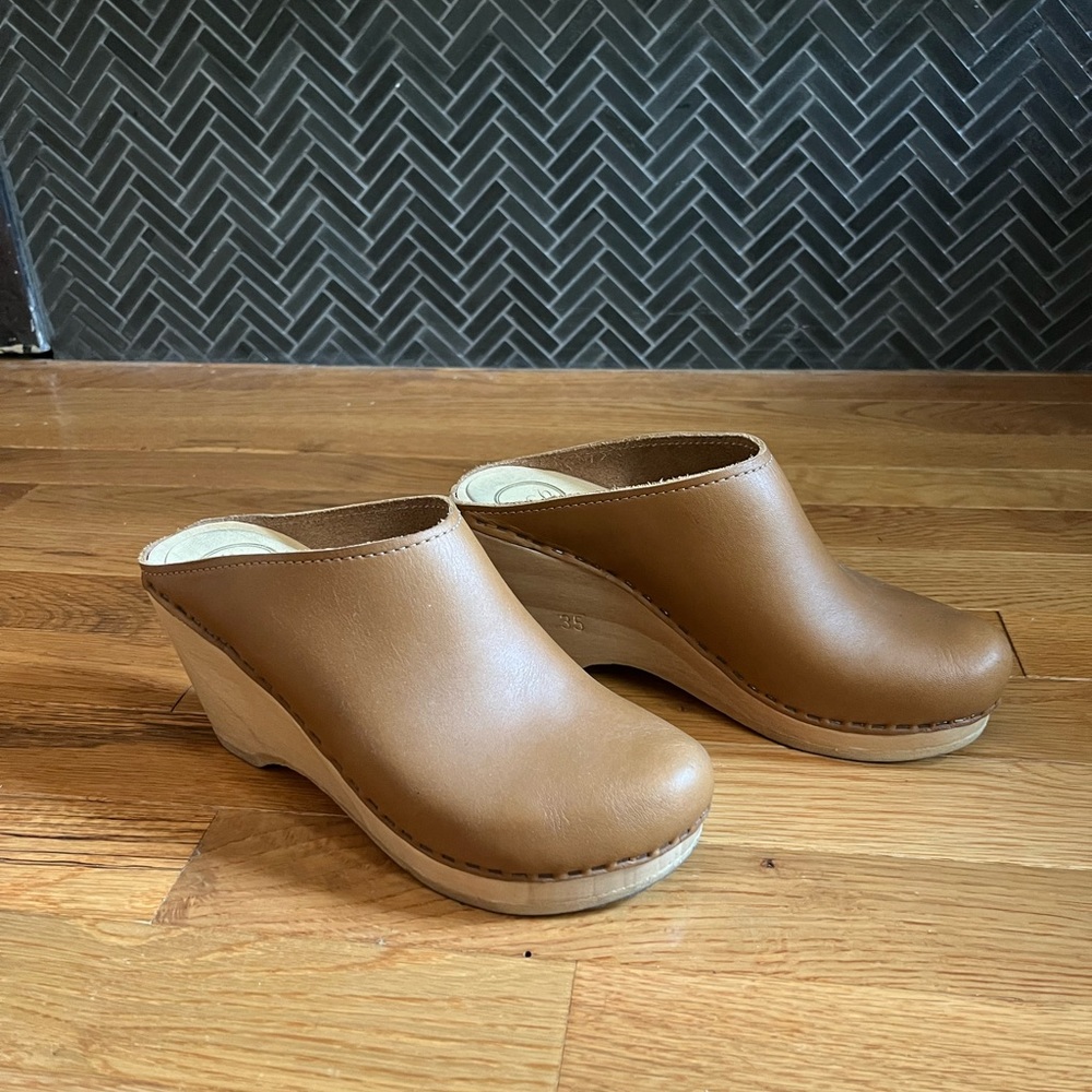No. 6 New School Clog in Palomino